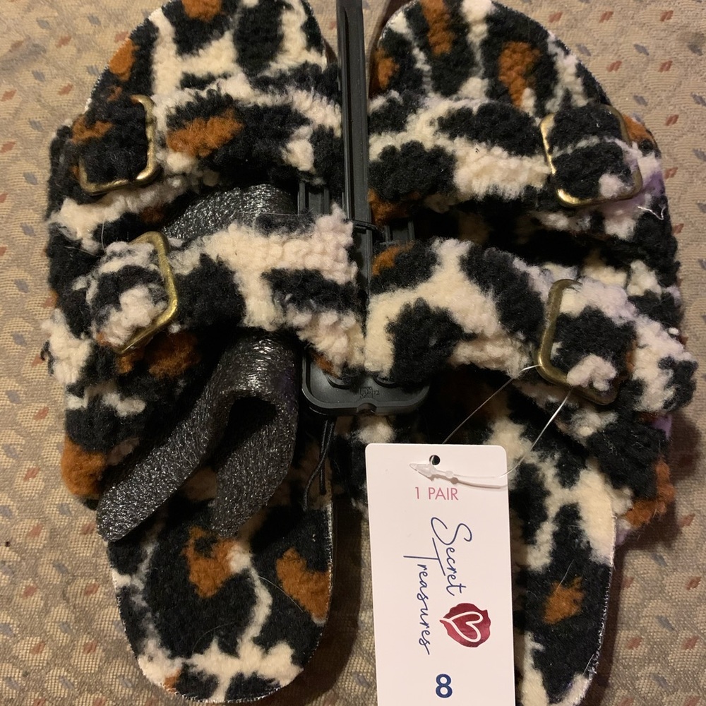 Secret Treasure Leopard slippers